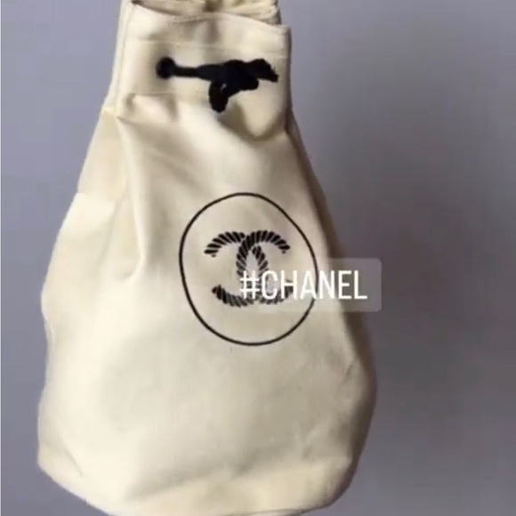 Chanel drawstring cosmetic bag - Picture 4 of 4